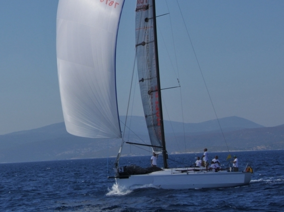 mat 12 sailboat