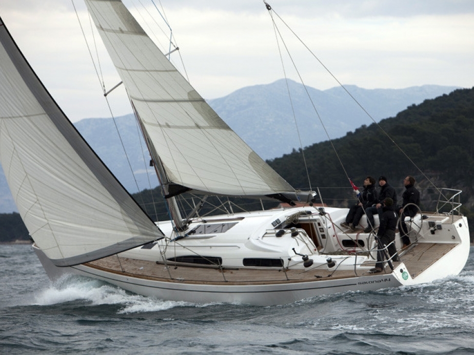 salona 44 yacht