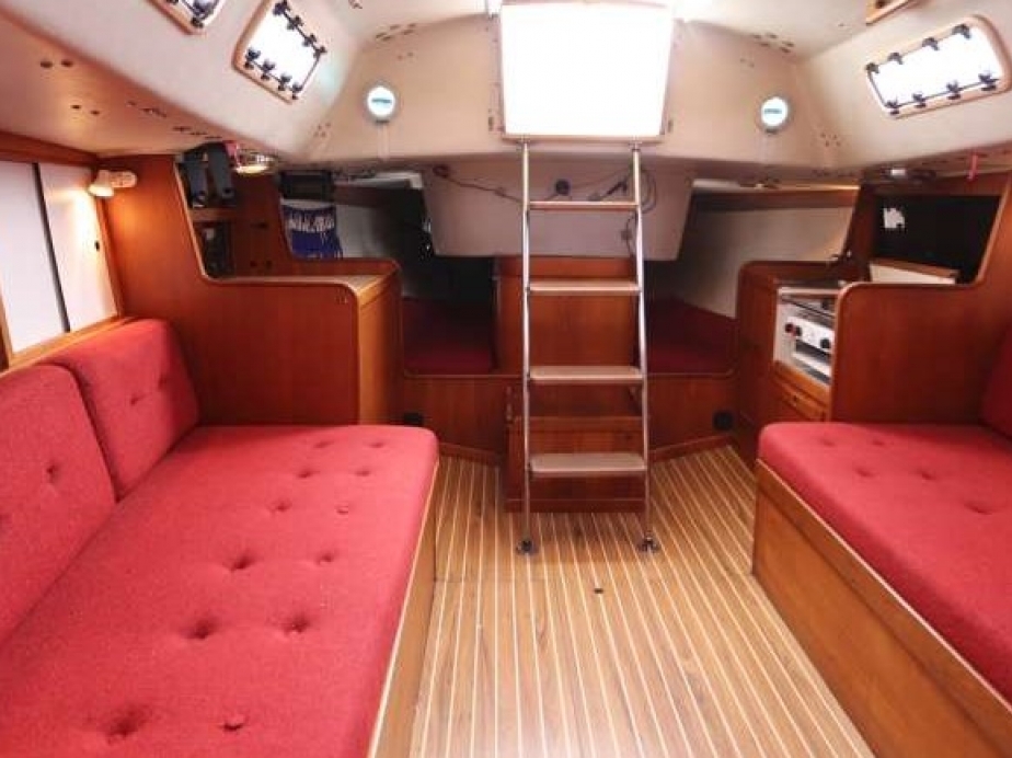 J 33 shop sailboat for sale
